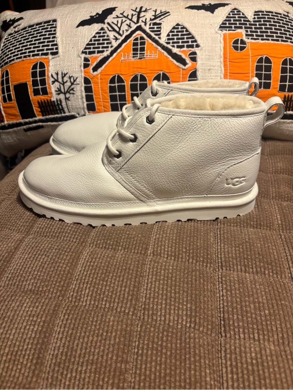 UGG Kids Cream Leather Chukka Boots